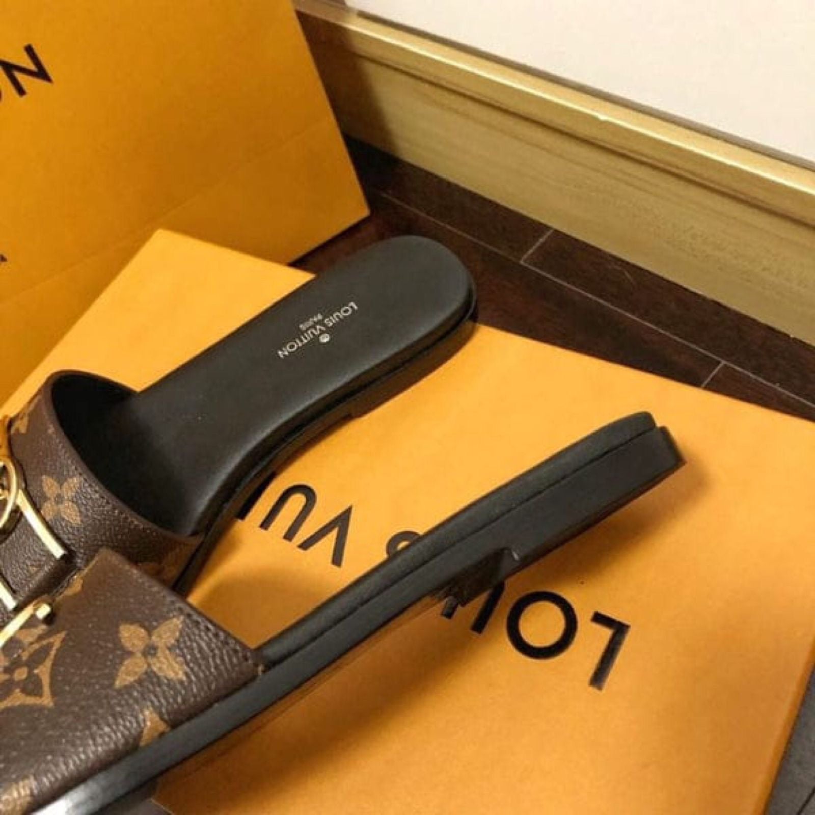 Louis Vuitton Cowhide Flower Sandals