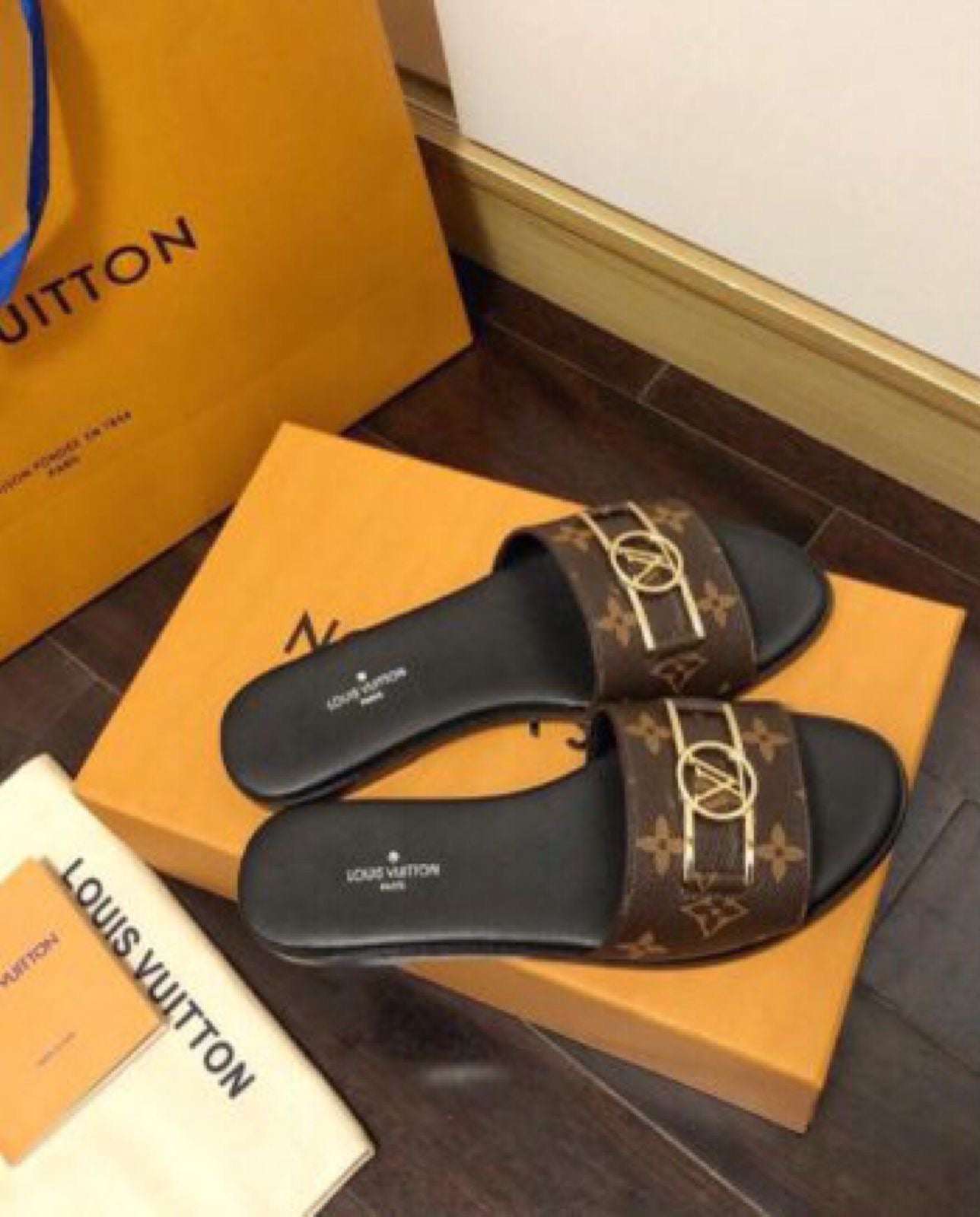 Louis Vuitton Cowhide Flower Sandals