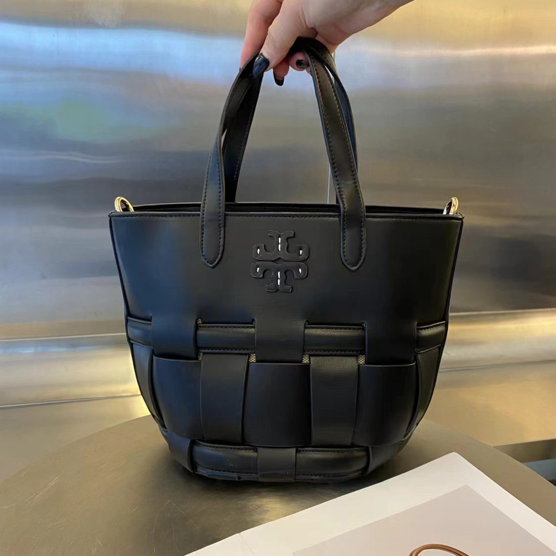 TORY BURCH BUCKET BAG