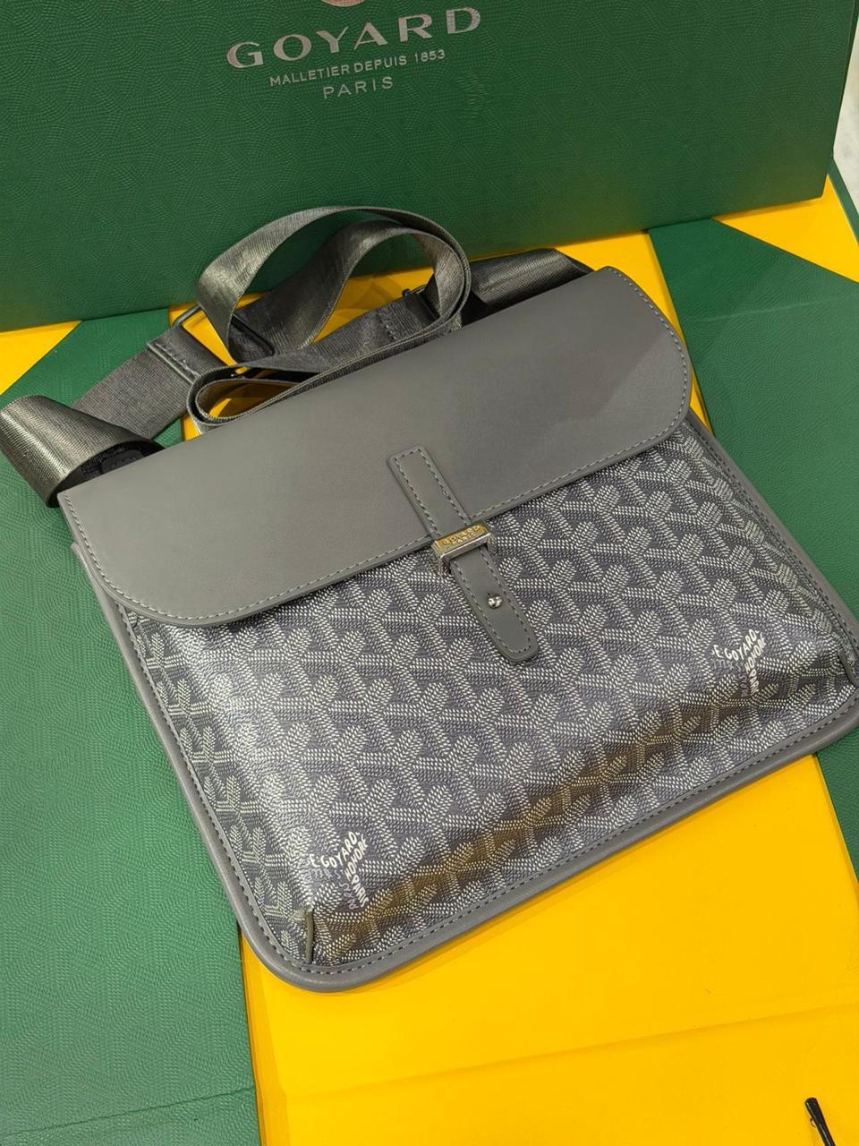 Go Yard Coursier Messenger Bag