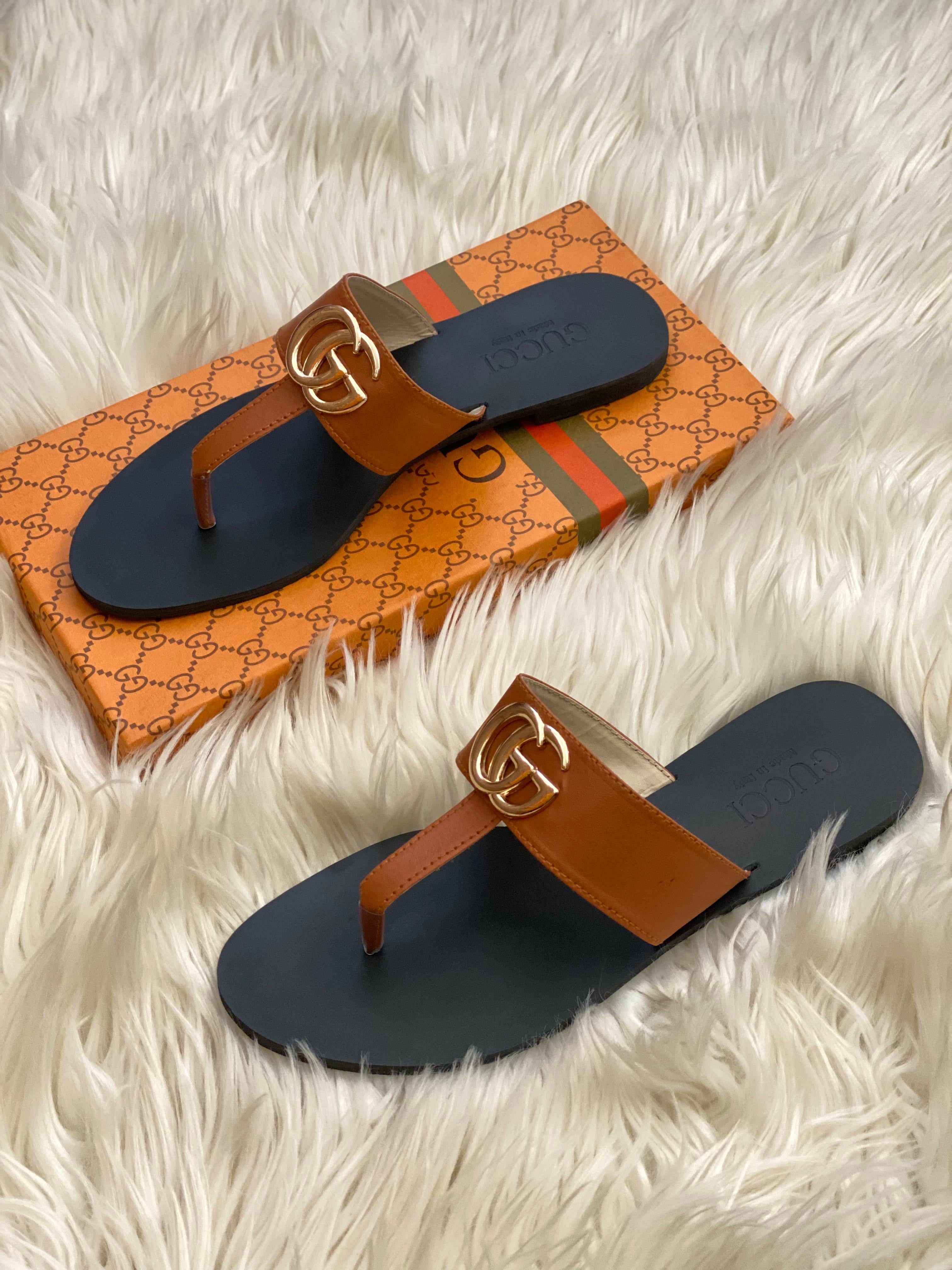 Gucci Signature Leather Sandals