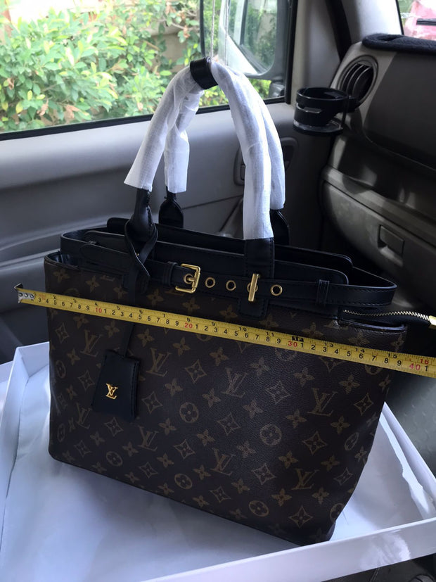 LOUIS Vuitton Tote Bags