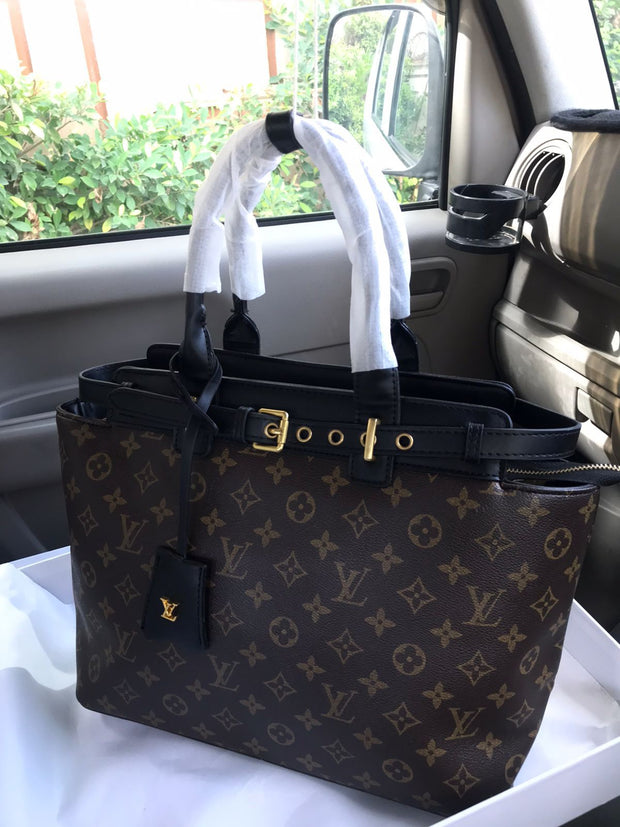 LOUIS Vuitton Tote Bags