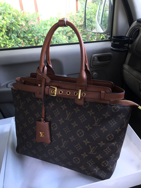 LOUIS Vuitton Tote Bags