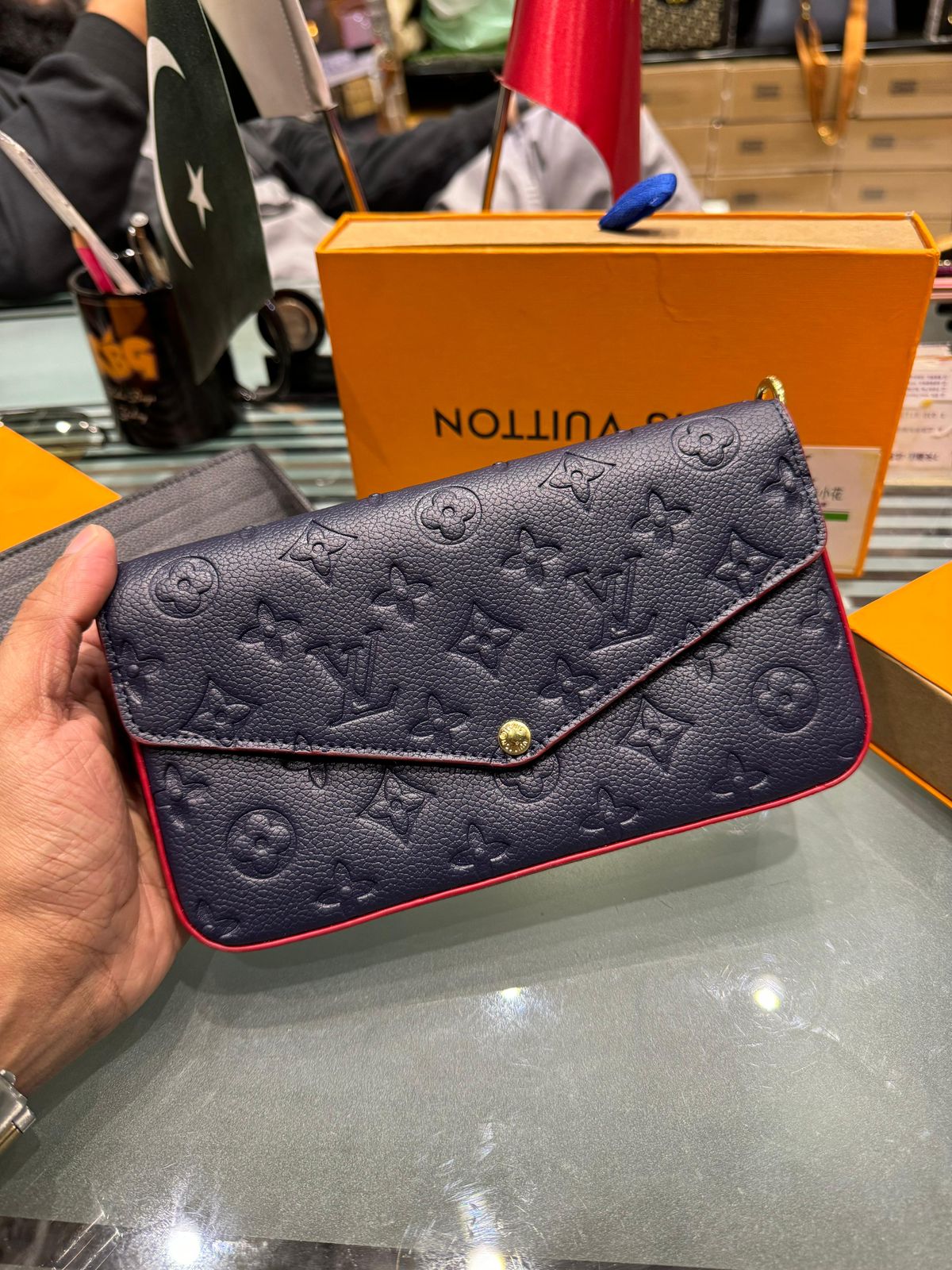 Louis Vuitton Pochette