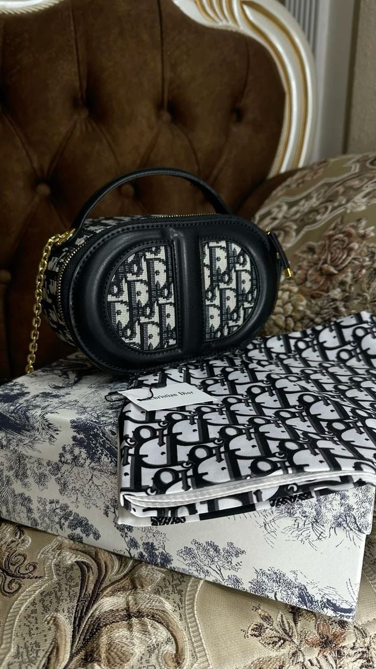 Dior Zipper Cross Body Bags