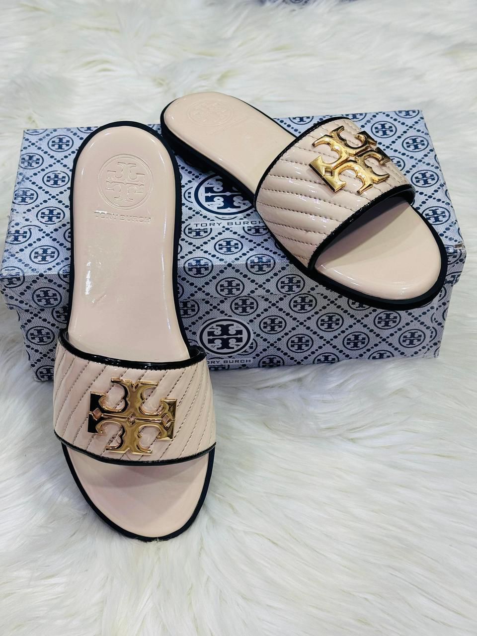 Tb Quilted Patent Slides