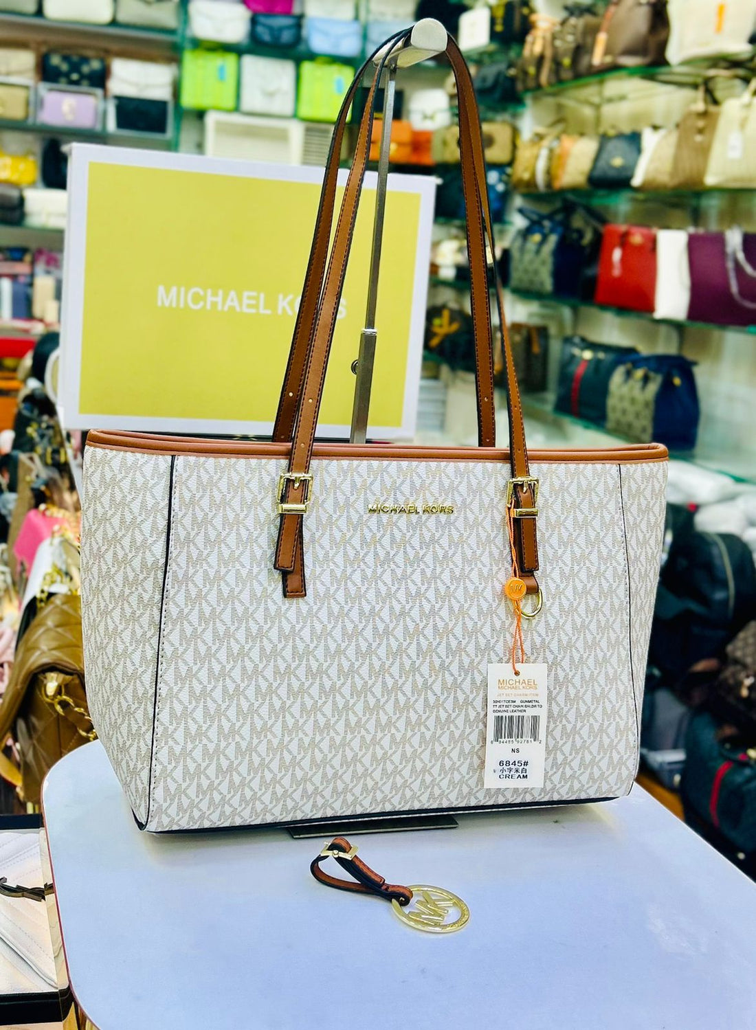 Michael Kors Grand Voyager Tote