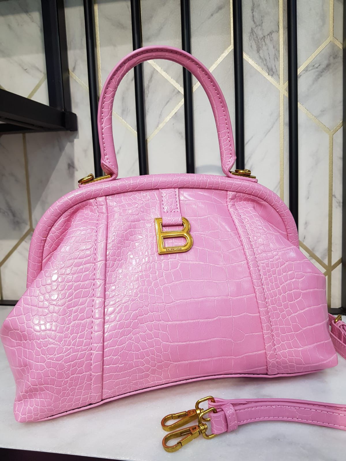 Editorial Elegance Shoulder Bag