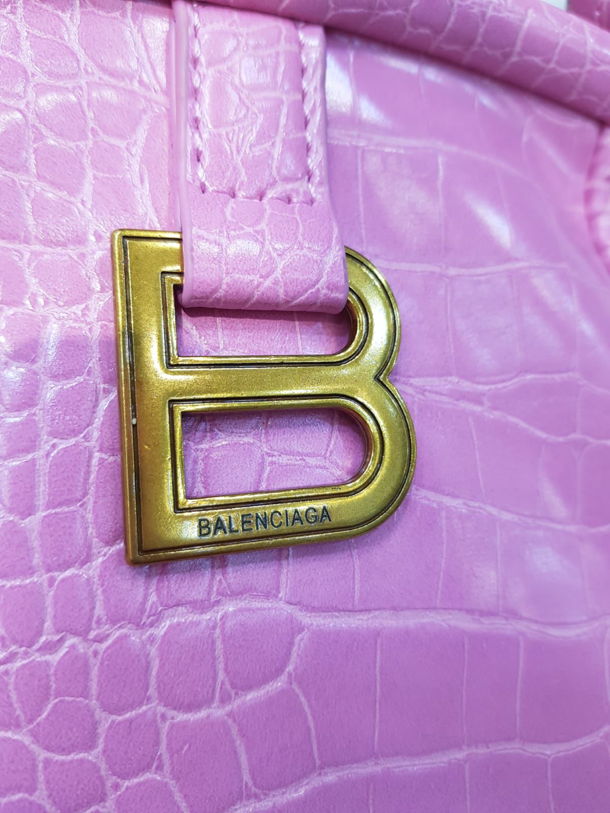 Editorial Elegance Shoulder Bag